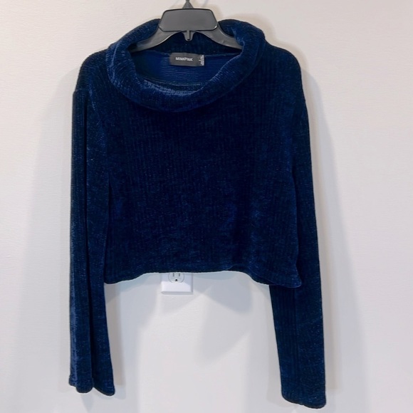 MINKPINK Blue Cropped Sweater with Bell Sleeves Size Large EUC - Picture 1 of 9
